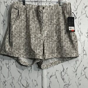 Athletic Shorts in Light Gray Geometric Print - Unbranded